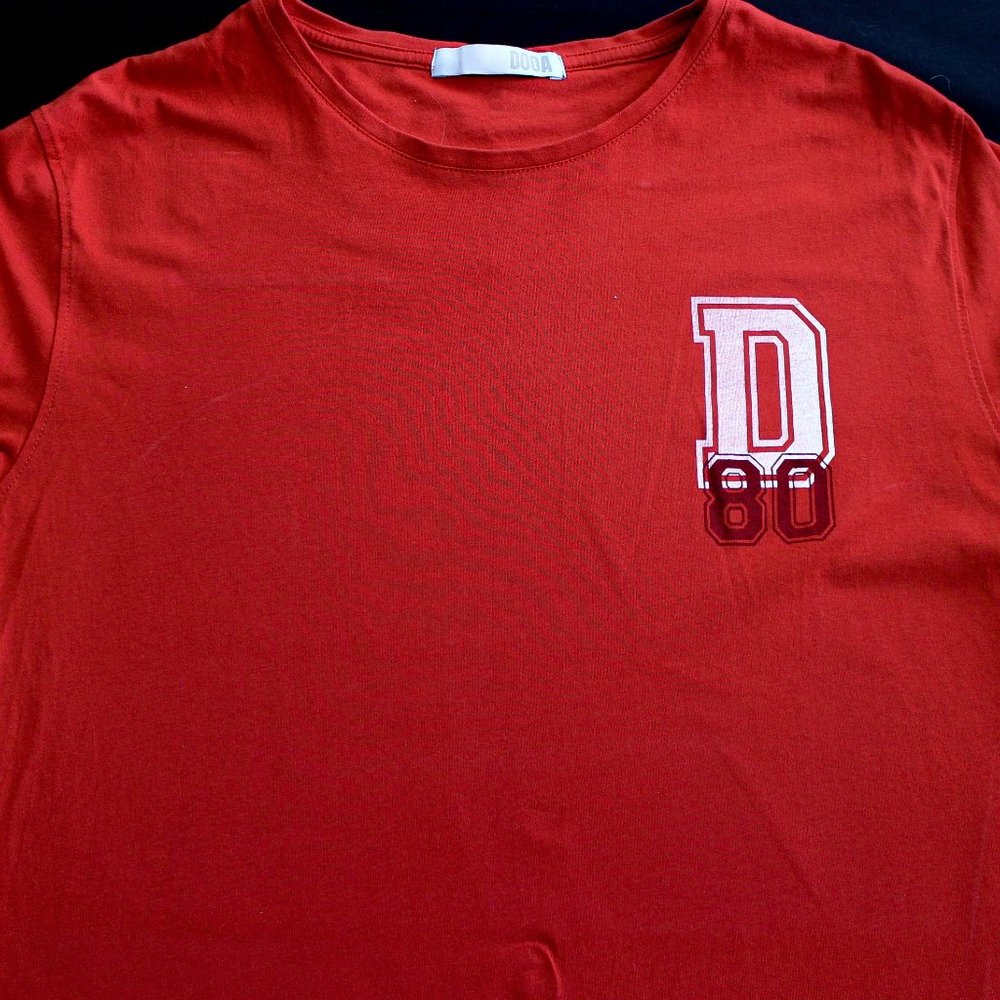 Red Mens DOOA Brand Tshirt Medium Short Sleeve